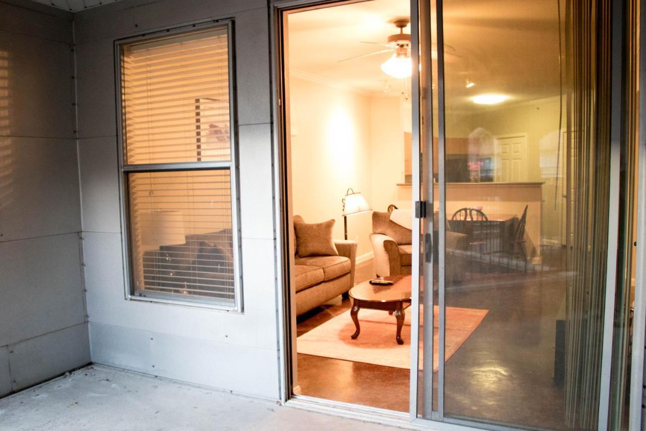 Downtown Dallas Beautiful Poolside Apartment Exterior foto